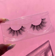 Load image into Gallery viewer, Vivid Dreams Faux Mink Eyelashes
